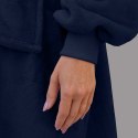Granatowa bluza koc oversize – miękki, przyjemny w dotyku materiał i elastyczny ściągacz zapewniają komfort i ciepło