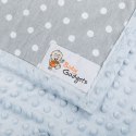 Zbliżenie na metkę bluzy-kocyka dziecięcego z logo Baby Gadgets