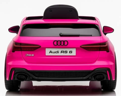 Samochodzik na akumulator Audi RS6 rozowy – tyl pojazdu z podwojnym wydechem i swiatlami LED