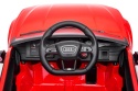Wnętrze Audi RS6 na akumulator dla dzieci – realistyczna kierownica, panel audio Bluetooth i kokpit