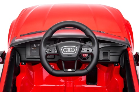 Wnętrze Audi RS6 na akumulator dla dzieci – realistyczna kierownica, panel audio Bluetooth i kokpit