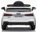 Auto na akumulator dla dziecka Audi RS6 białe – widok tylny, logo Audi i oznaczenie RS6