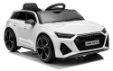 Białe auto elektryczne Audi RS6 dla dziecka – widok z przodu pod kątem, sportowy grill i reflektory LED