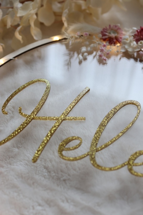 Złota brokatowa dekoracja z imieniem Helena – ozdoba na baby shower i do pokoju dziecka