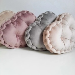 Poduszki dekoracyjne w kształcie serca velvet w pastelowych kolorach – elegancka dekoracja wnętrza