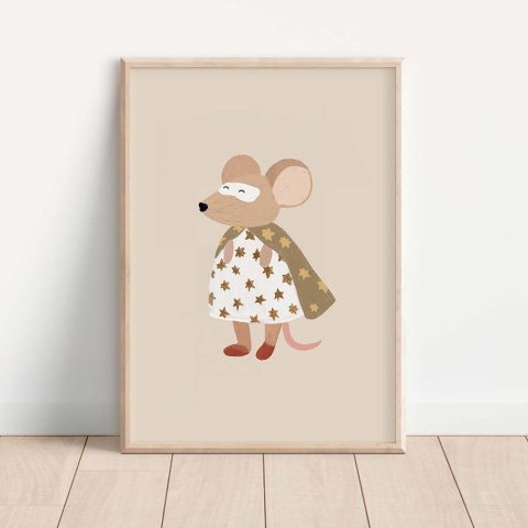 Plakat dziecięcy z myszką w pelerynie, ilustracja w stylu bajkowym na beżowym tle, dekoracja do pokoju dziecka