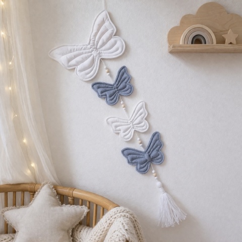 zawieszka z motylkami do pokoju dziecka dekoracja ścienna boho dla niemowlaka