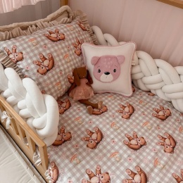 Pościel dziecięca Soft Teddy w kratkę z uroczymi misiami – przytulna pościel do łóżeczka i pokoju dziewczynki w stylu vintage