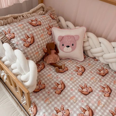 Pościel dziecięca Soft Teddy w kratkę z uroczymi misiami – przytulna pościel do łóżeczka i pokoju dziewczynki w stylu vintage