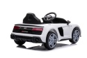 Audi R8 na akumulator dla dziecka – biały samochód elektryczny widziany od tyłu pod kątem.