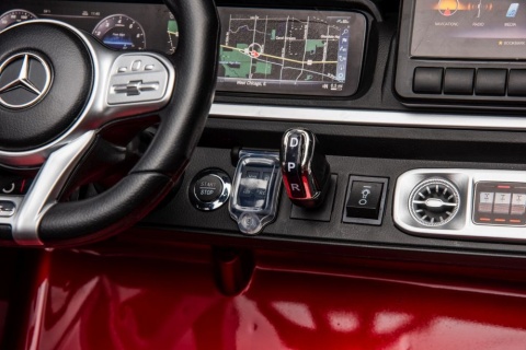 Panel sterowania Mercedes G63 na akumulator dla dzieci z przełącznikiem jazdy i przyciskami funkcyjnymi.