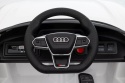 Sportowa kierownica z logo Audi w aucie na akumulator Audi E-Tron GT