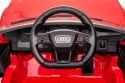 Kierownica z logo Audi w samochodzie Audi RS6 na akumulator dla dziecka. Realistyczne wnętrze inspirowane prawdziwym autem.