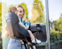 Fotelik rowerowy Bobike GO Mini zamontowany na rowerze – widok z tyłu