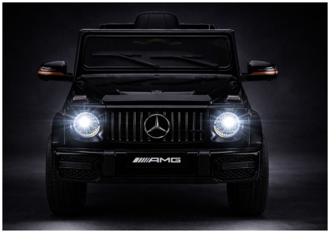 Mercedes AMG G63 na akumulator dla dzieci z włączonymi światłami LED.