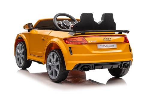 Audi TT RS na akumulator dla dzieci w kolorze żółtym – widok tylnej części pojazdu