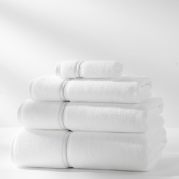 Miękka struktura białego ręcznika premium z bawełny frotte