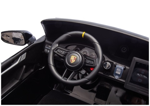 Sportowa kierownica i deska rozdzielcza w aucie na akumulator Porsche GT3 dla dzieci