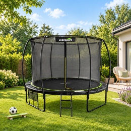Trampolina ogrodowa 366 cm 12FT z siatką bezpieczeństwa i drabinką w przydomowym ogrodzie