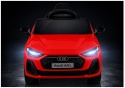 Przednie reflektory LED w czerwonym pojeździe na akumulator Audi A5L dla dzieci.