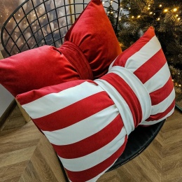 Świąteczna poduszka w kształcie kokardy czerwono-biała XMAS