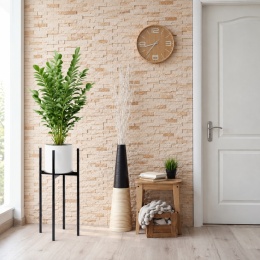 Czarny metalowy kwietnik stojący 70 cm na roślinę w aranżacji wnętrza
