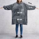 Szara bluza koc oversize 95x85 cm – luźny krój, szerokie rękawy i rozmiar uniwersalny zapewniają maksymalny komfort i ciepło